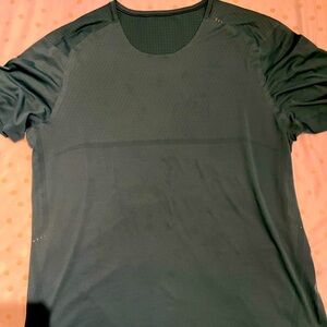 Lululemon men’s shirt